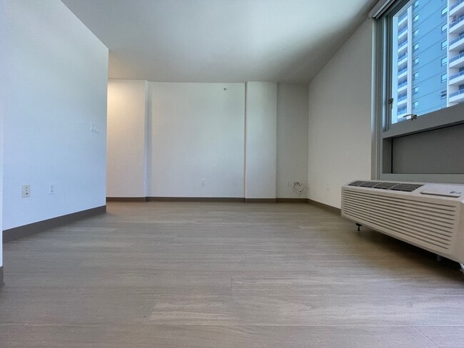 Building Photo - 988 Halekauwila St