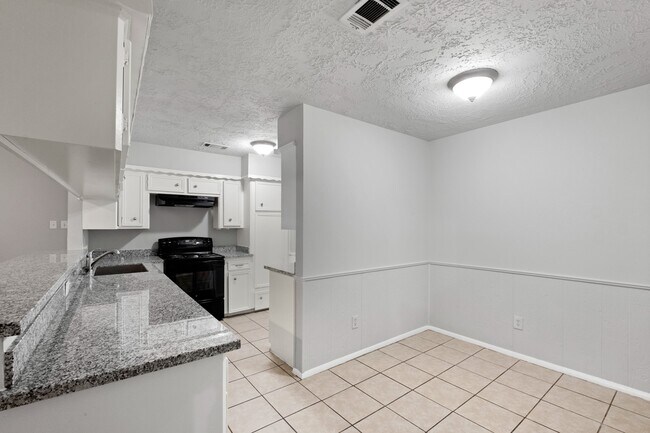 Building Photo - 9623 Rannock Way