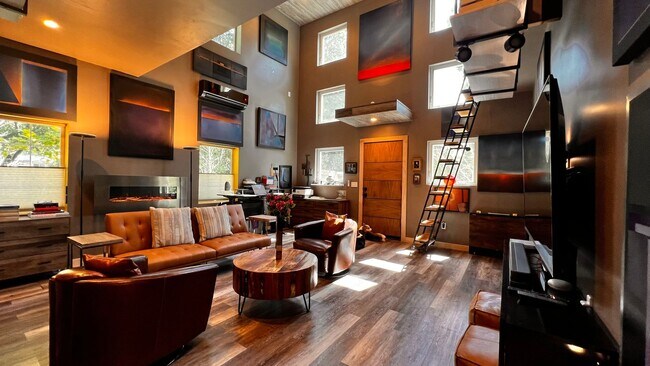 Foto del edificio - Contemporary Napa Loft Retreat