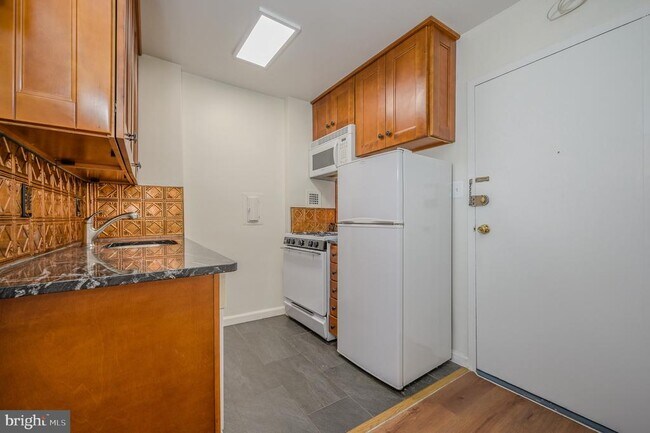 Foto del edificio - 922 24th St NW