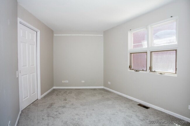 Building Photo - 1502 S Prairie Ave