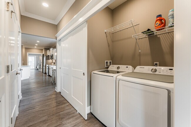 Foto del edificio - 100 Boulder Ct