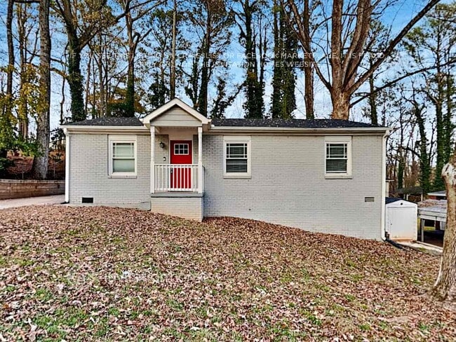 Building Photo - 300 Banberry Dr SE