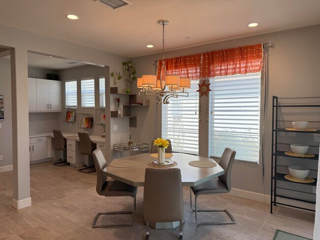 Foto del edificio - 82721 Rosewood Dr