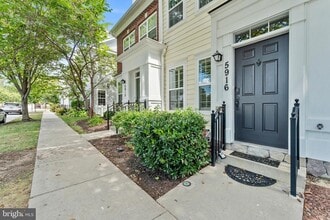 Building Photo - 5916 Talbot Dr