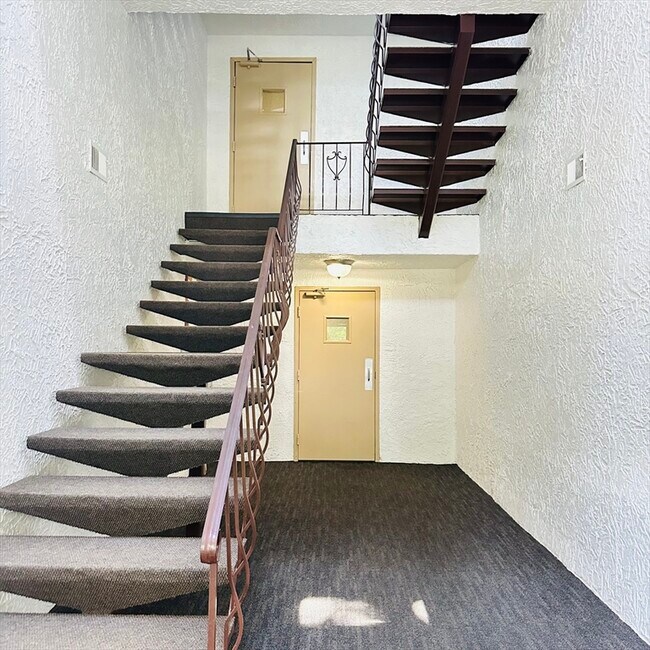 Foto del edificio - 8 Shadowbrook Ln