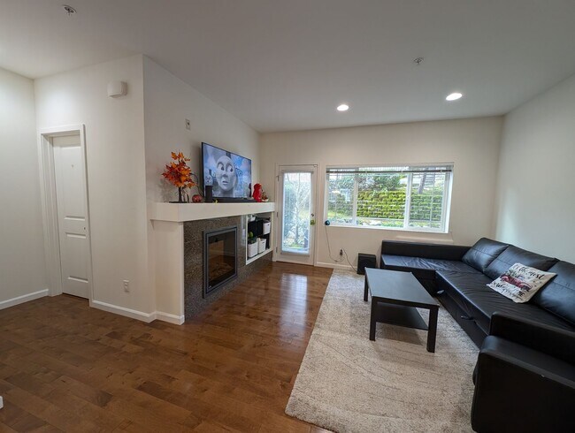 Foto del edificio - 15720 Manor Way