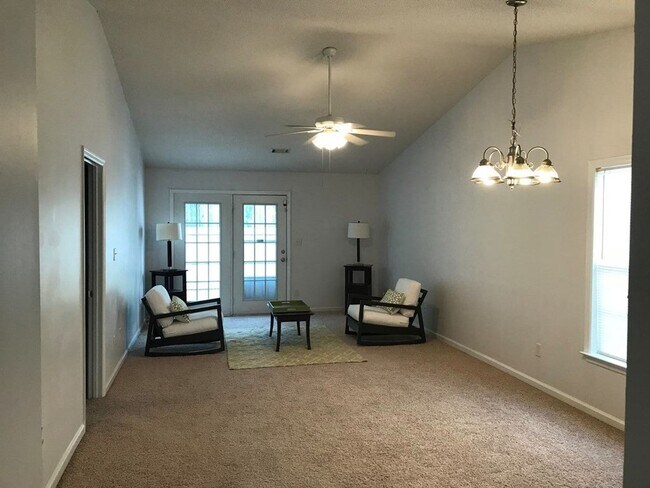 Foto del edificio - 2 Bedroom 2 Bath Townhouse