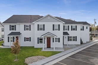 Building Photo - 112 Davis Ave