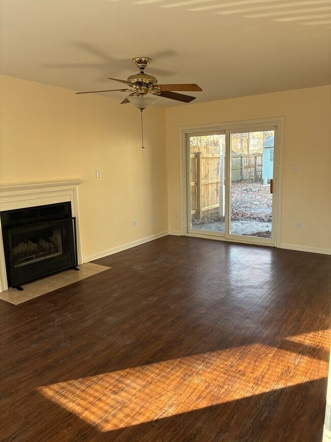 Building Photo - Updated Cape Cod