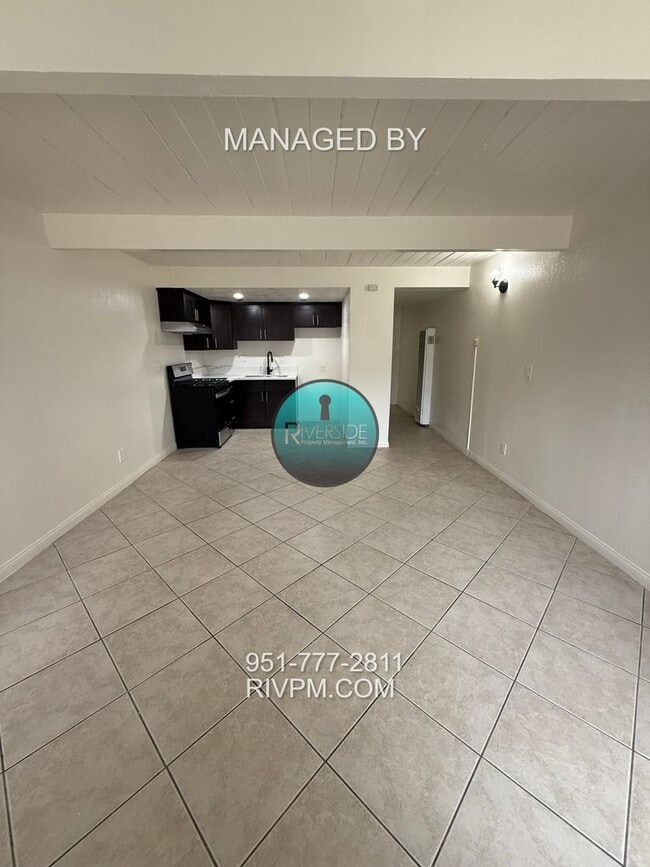 Foto del edificio - 1221 Villa St