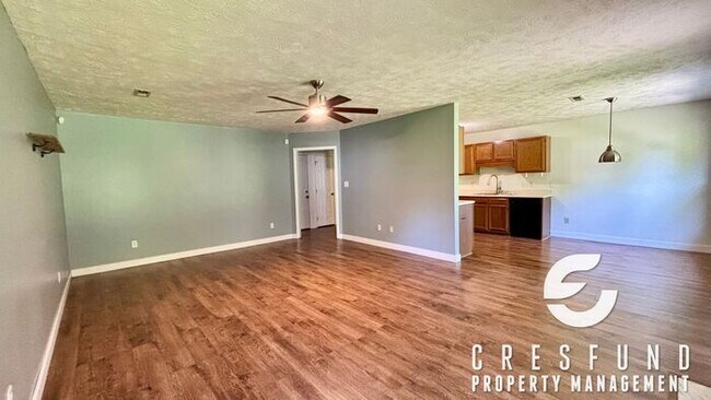 Foto del edificio - Charming 3 Bedroom, 2 Bath AVAILABLE NOW!