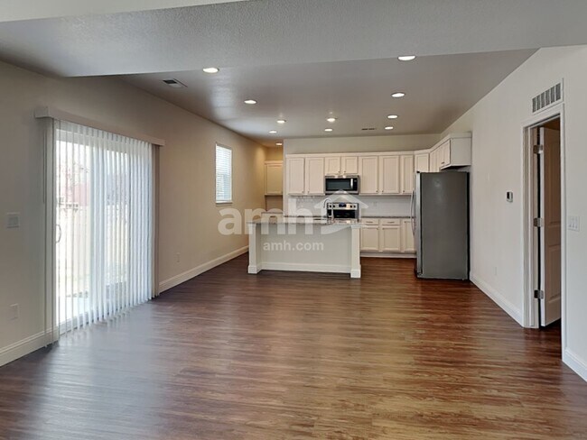 Foto del edificio - 10187 Dover St