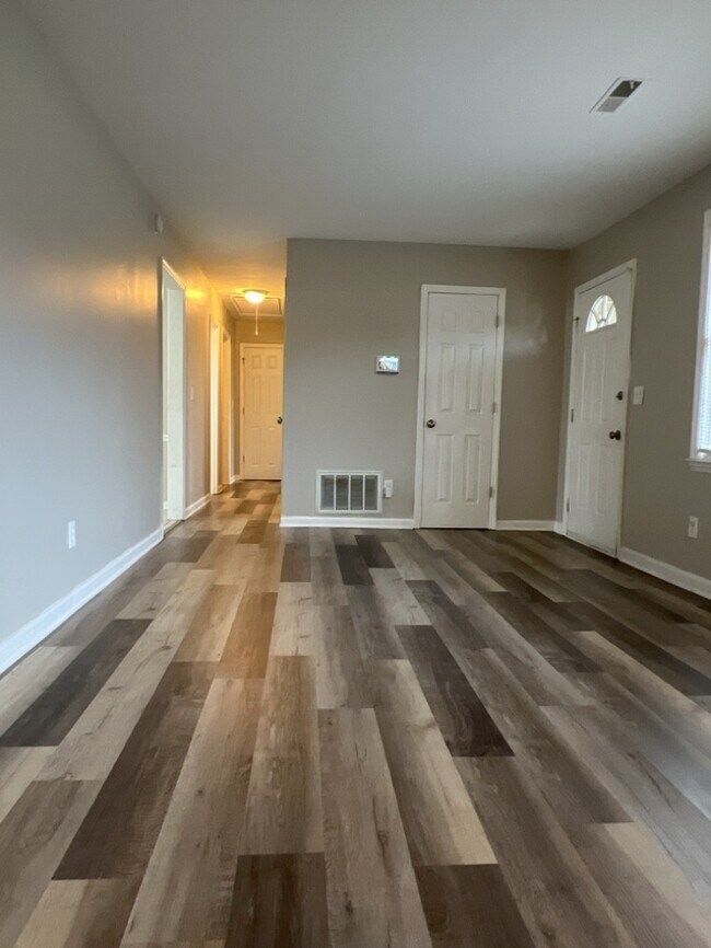 Building Photo - 4420 Elderwood FOR RENT!