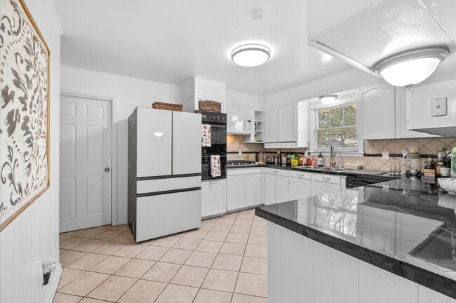 Building Photo - 1106 Oriole Ln