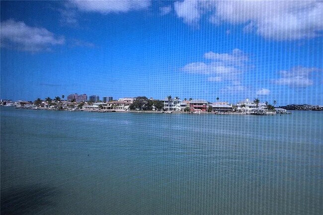Foto del edificio - 868 Bayway Blvd