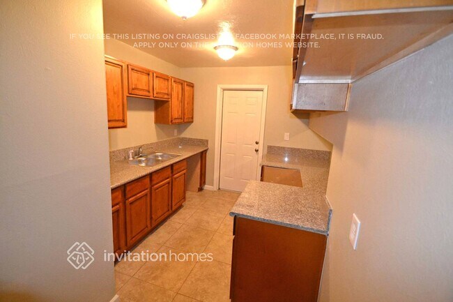 Foto del edificio - 5243 W Lewis Ave