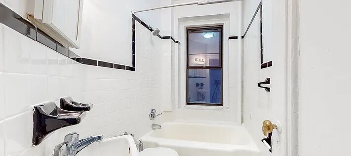 Foto del edificio - 178 E 70th St