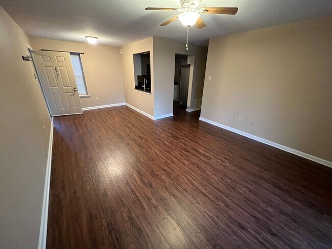 Foto del edificio - Newtown Grant 2 bedroom condo available Jul 1
