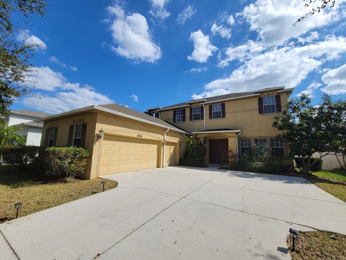 Foto principal - 20044 Oakflower Ave