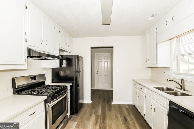 Foto del edificio - 1915 Portwest Way