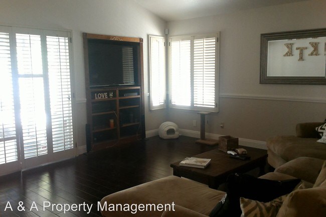 Building Photo - 3 br, 2 bath House - 9148 N. Woodlawn Dr.