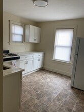 Building Photo - 63 E Railroad Ave