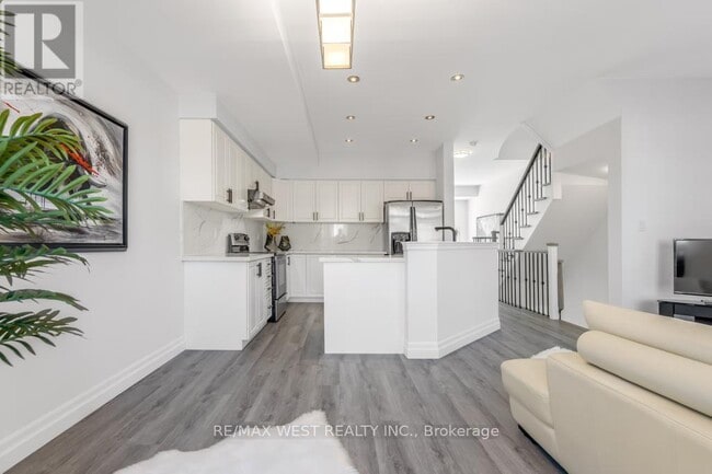 Building Photo - 26 Ramage Ln