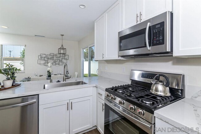 Foto del edificio - 6391-6397 INMAN ST