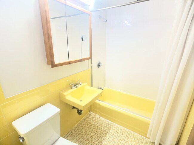 Foto del edificio - 123 Sewall Ave