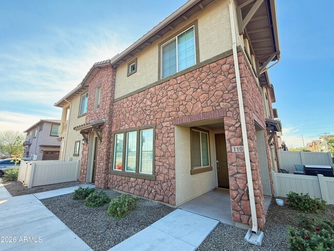 Building Photo - 4100 S Pinelake Way