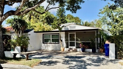 Building Photo - 2221 SW 26th Ln