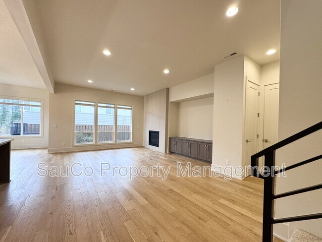 Foto del edificio - 4494 NW Ashbrook Dr