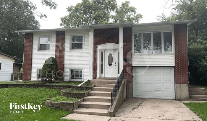 Primary Photo - 534 Longwood Dr