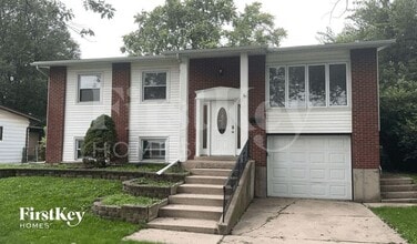 Building Photo - 534 Longwood Dr Building Photo - 534 Longwood Dr