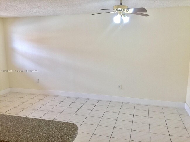 Foto del edificio - 11378 W Flagler St