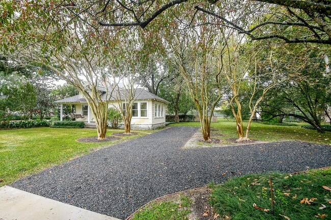 Building Photo - 4528 Magnolia St