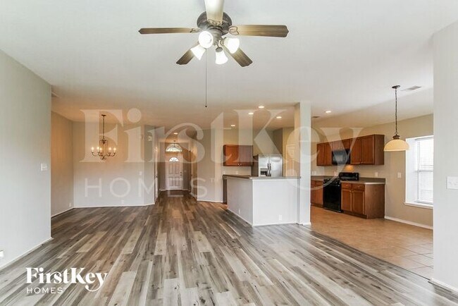 Building Photo - 1106 Sun Prairie Dr