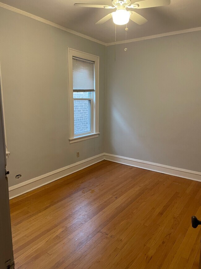 Foto del edificio - 5853 N Campbell Ave