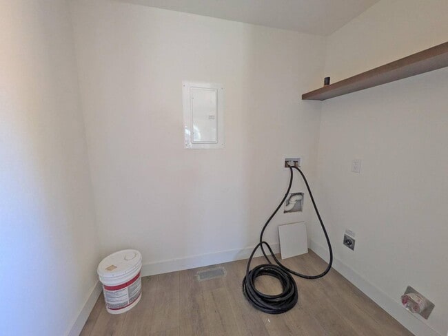 Building Photo - 6656 Pentz Rd