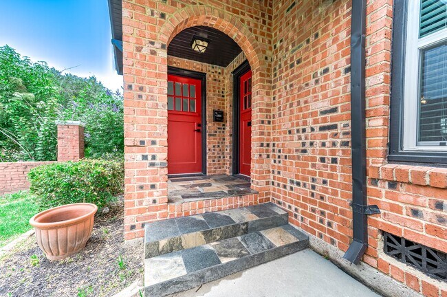 Foto del edificio - 2511 Arbor St