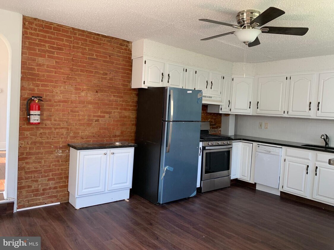 367 Barclay St, Burlington, NJ 08016 Townhome Rentals in Burlington