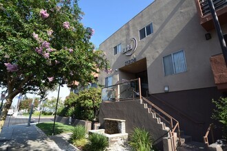 Building Photo - 21306 Parthenia St
