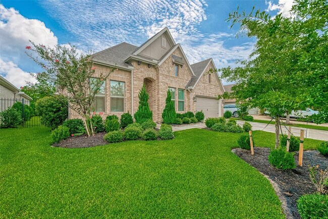 Building Photo - 19 Overland Heath Dr