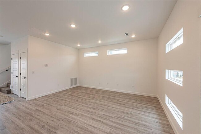 Foto del edificio - 621 St Charles Pl