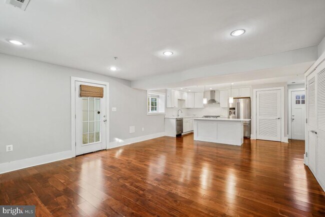 Foto del edificio - 837 Shepherd St NW