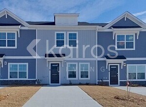 Building Photo - 2097 Banyan Cir