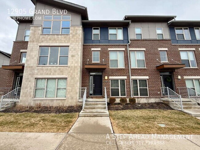 Foto del edificio - 12905 Grand Blvd