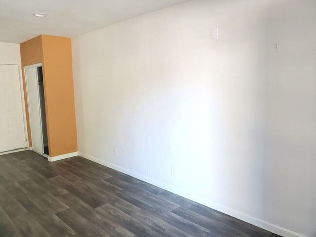Building Photo - Studio Apt.