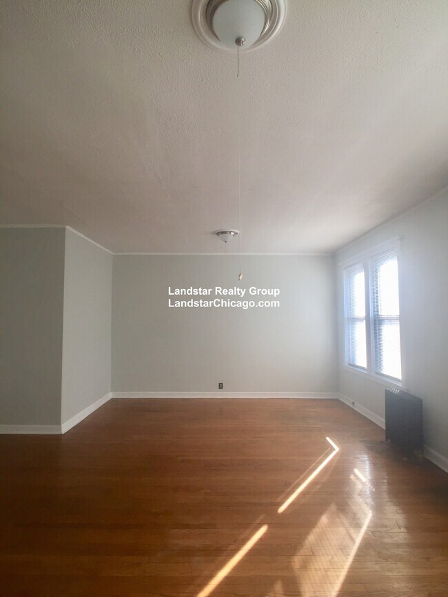 Foto del edificio - 3323 N Clark St